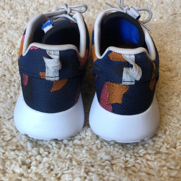 Nike colorblock shoes - Picture 3 of 5